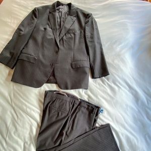 Hugo Boss suit 46S